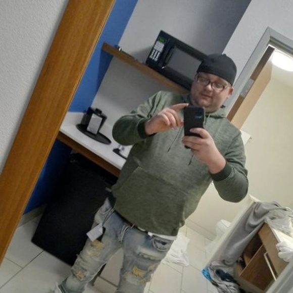 Meet your Posher, Aaron - Picture 1 of 1